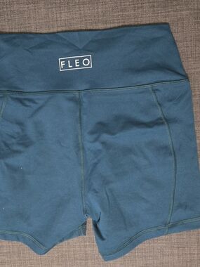 FLEO Women's Teal High-Waist Performance Shorts